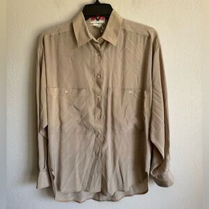 SR Shillito Rikes Biege Silk Button Down Blouse Womens 8 (40) Italian Vintage